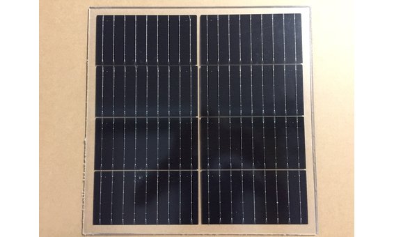 JA Solar Petit échantillon panneau à demi-cellules